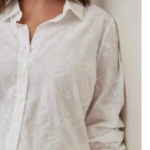 Torrid Pale Pink Embroidered Floral‎ Button Front Shirt Torrid Sz 2 Plus Size 2X